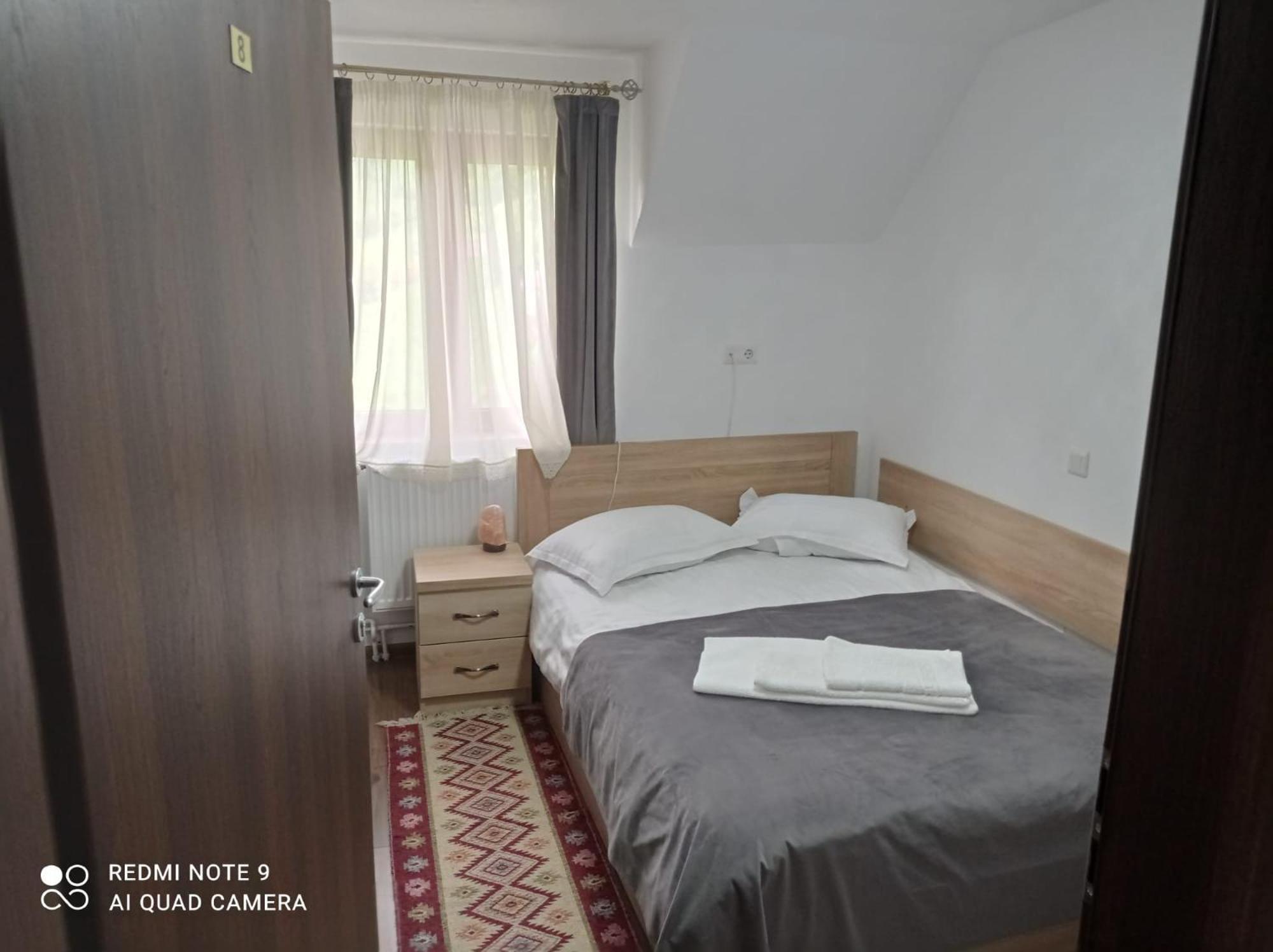 Pensiunea Valea Toplitei Rosia Luaran gambar