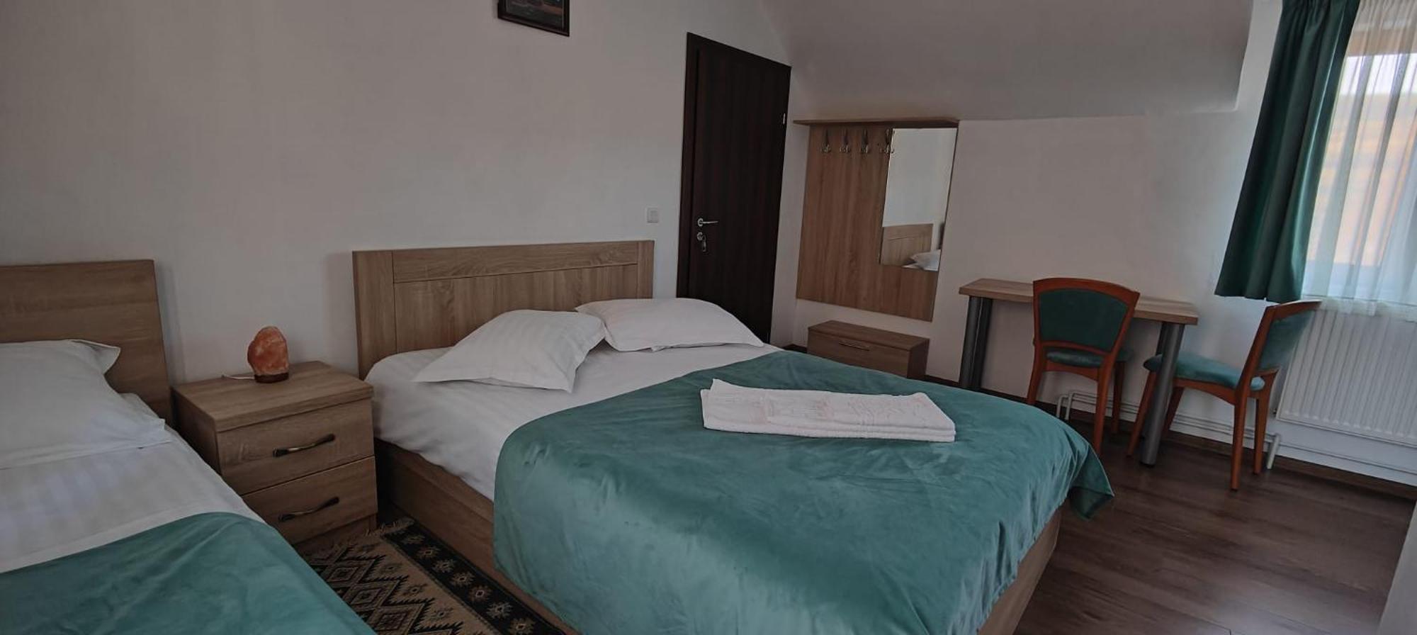 Pensiunea Valea Toplitei Rosia Luaran gambar