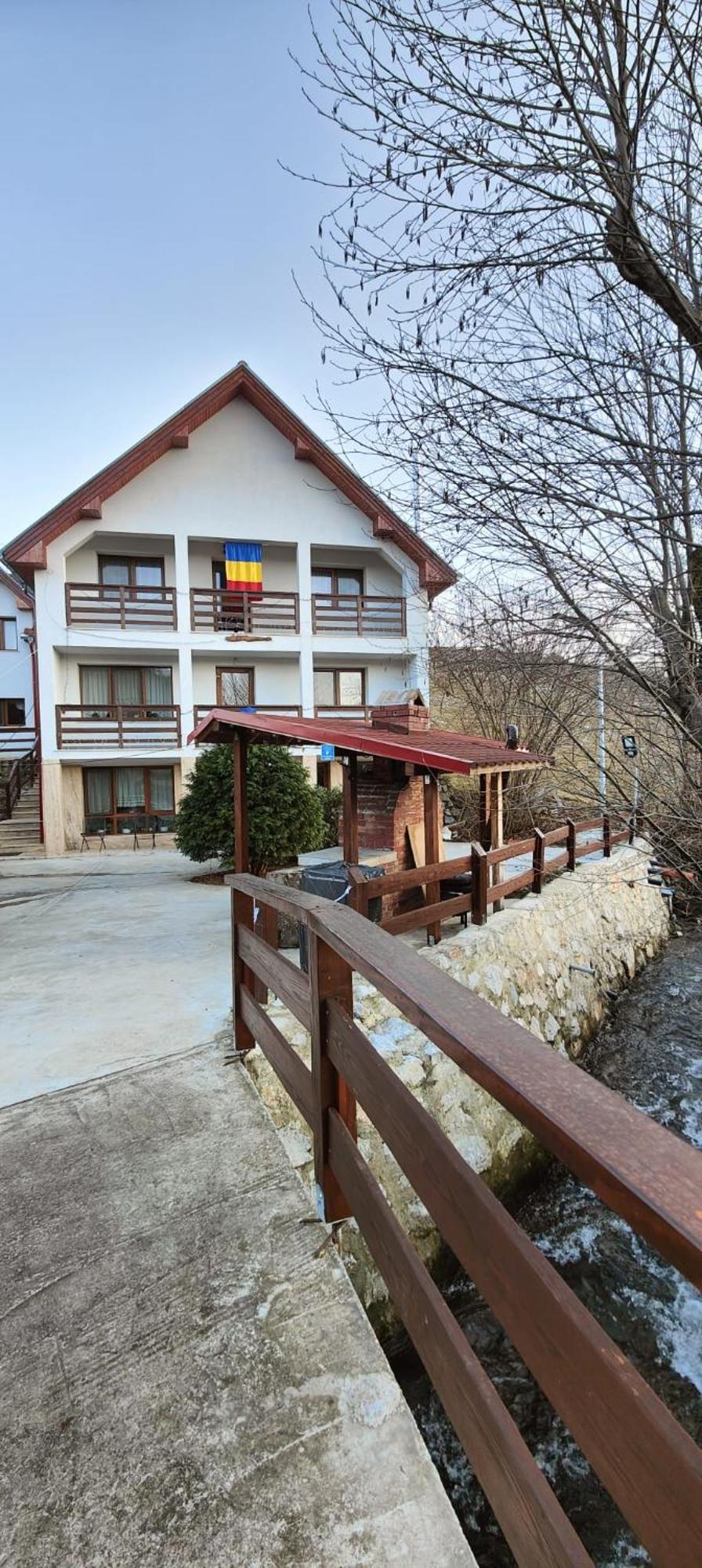 Pensiunea Valea Toplitei Rosia Luaran gambar